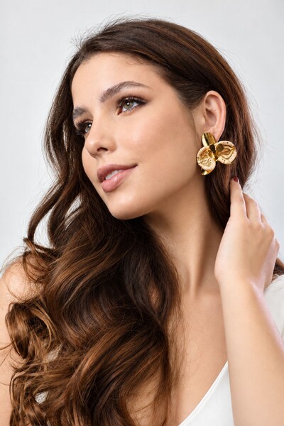 Foto Brinco Semijoia Lumen Orquídea Trabalhado Dourado