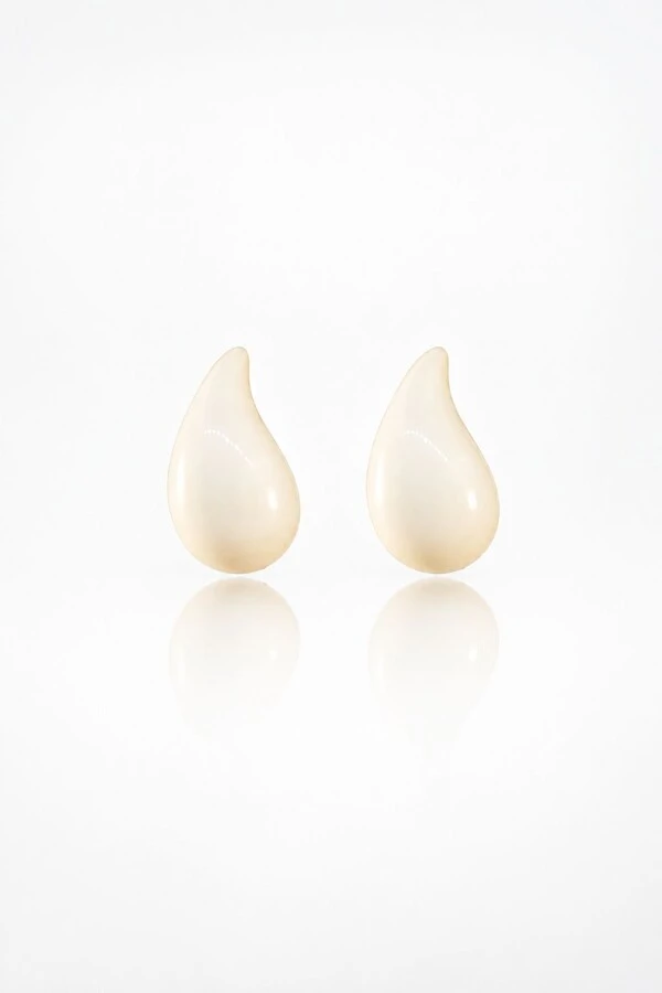 Brinco Hailley Gota Esmaltado Branco Pequeno Dourado