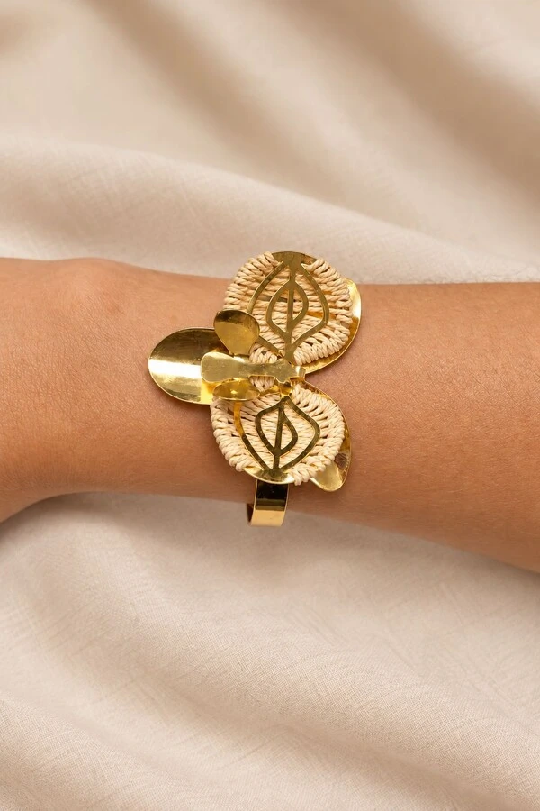 Bracelete Semijoia Lumen Orquídea Trabalhado Dourado Pri Acessórios