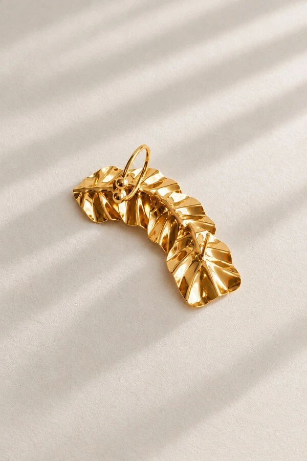 Brinco Semijoia Essenza Ear Cuff Folhas Dourado