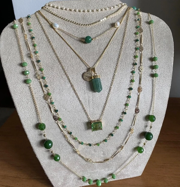 Colar Pedra Natural Jade Verde e Pérola