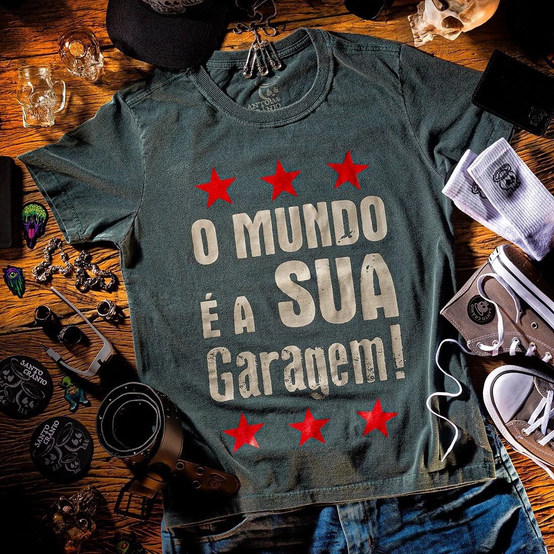 FotoO MUNDO É A SUA GARAGEM (T-shirt)