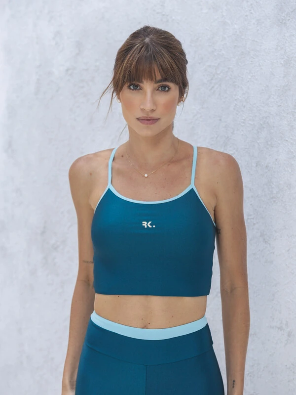 Top Cropped Gravity Axis