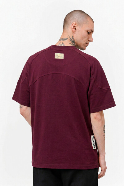 FotoT-shirt Oversized Invisible Saint