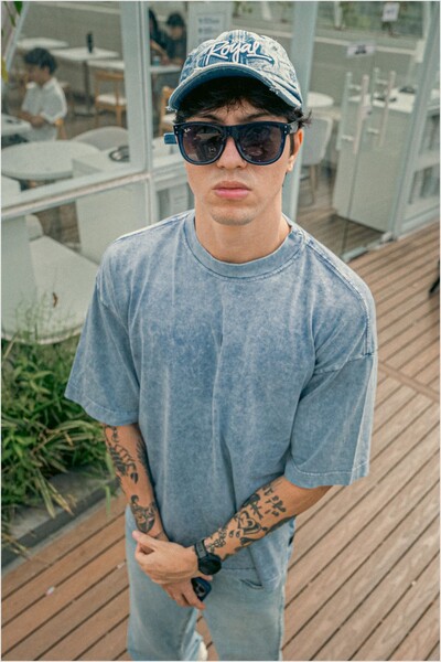 Foto T-Shirt Oversized Stoned Dog Face Metal