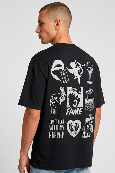 Foto Camiseta oversized preta Fame
