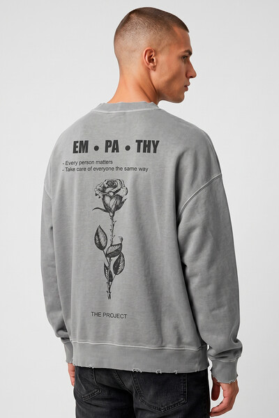 Foto Blusa oversized de moletom estonado cinza Empathy