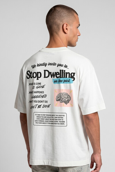 Foto Camiseta oversized off white Stop Dwelling