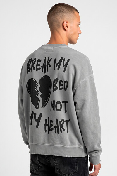 Foto Blusa oversized de moletom estonado cinza Break my Bed