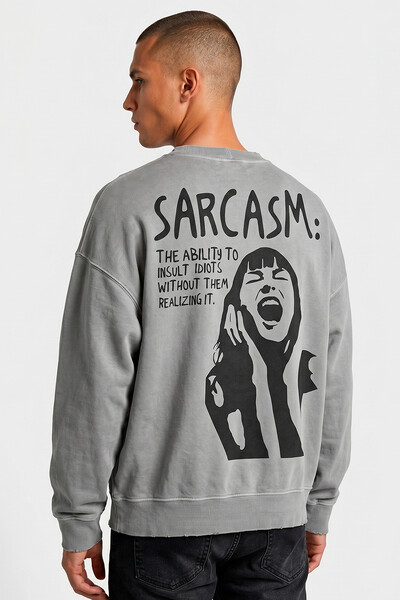 Foto Blusa oversized de moletom estonado cinza Sarcasm