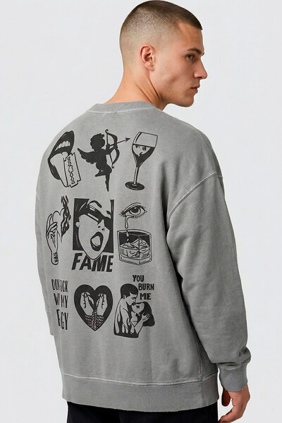Foto Blusa oversized de moletom estonado cinza Fame