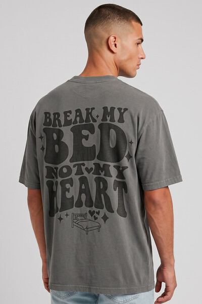 Foto Camiseta oversized estonada chumbo Bed