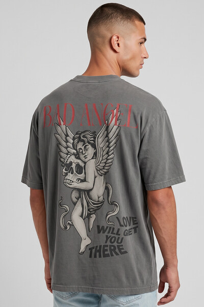Foto Camiseta oversized estonada chumbo Bad Angel Collors