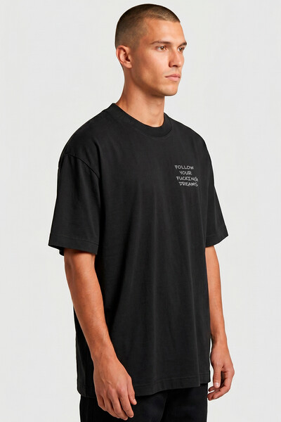 Foto Camiseta oversized preta Dreams Front
