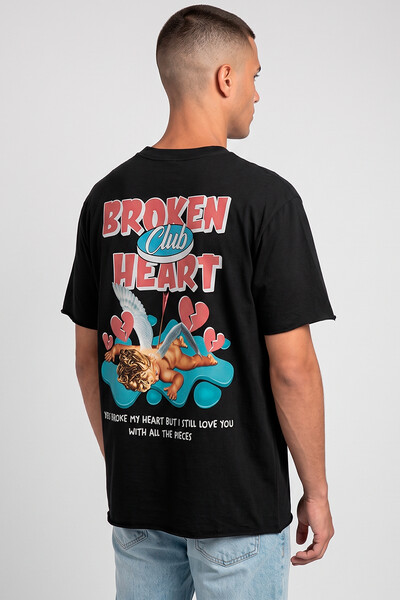 Foto Camiseta preta Broken Heart
