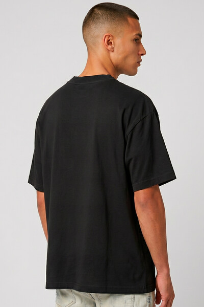 FotoCamiseta oversized preta Skull