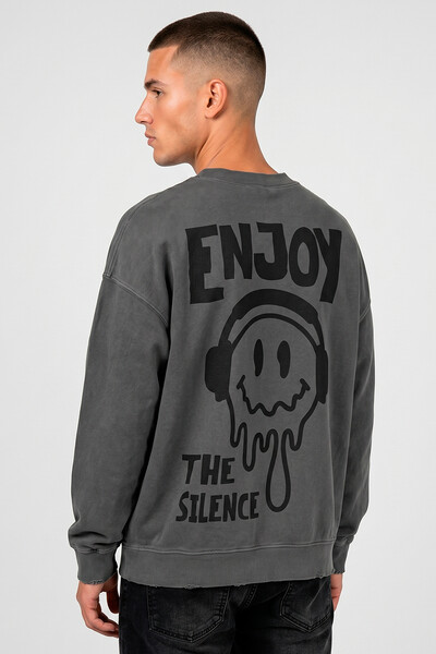 Foto Blusa oversized de moletom estonado chumbo Enjoy