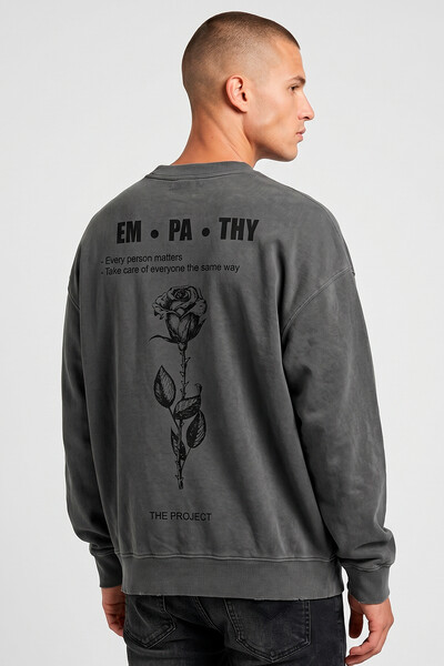 Foto Blusa oversized de moletom estonado chumbo Empathy