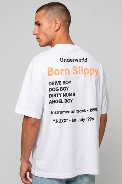 Foto Camiseta oversized branca Born Slippy