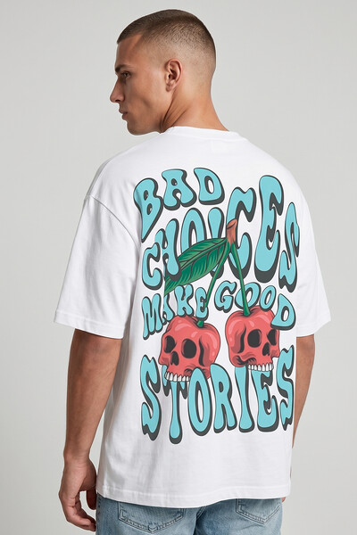 Foto Camiseta oversized branca Cherry