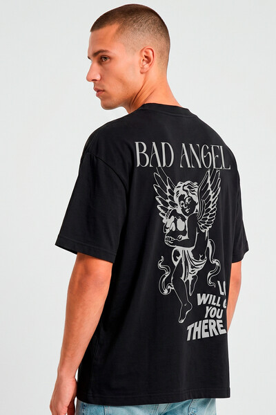 Foto Camiseta oversized preta Bad Angel