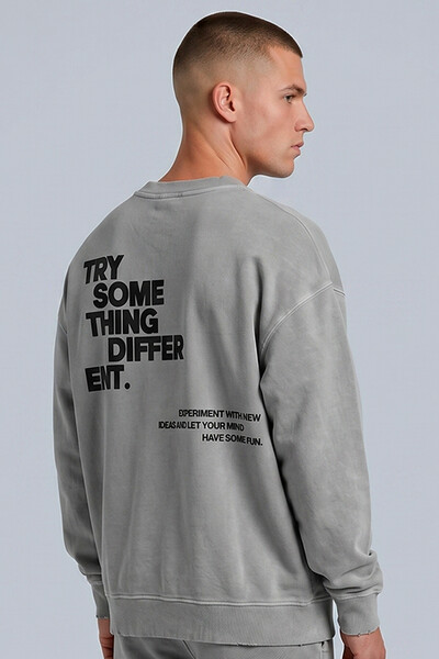 Foto Blusa oversized de moletom estonado cinza Try Some