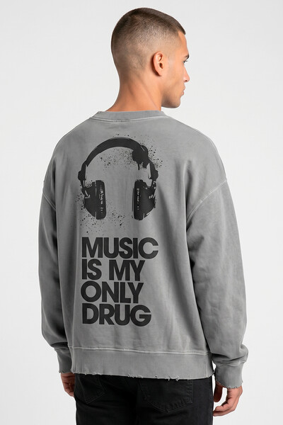 Foto Blusa oversized de moletom estonado cinza Drug
