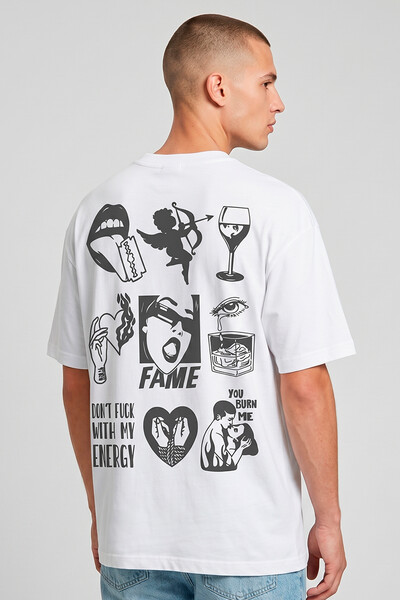 Foto Camiseta oversized branca Fame