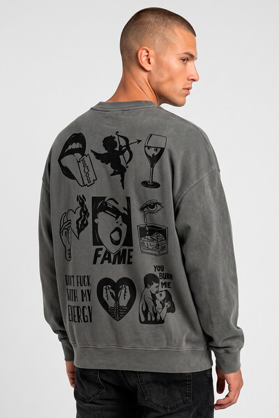 Foto Blusa oversized de moletom estonado chumbo Fame