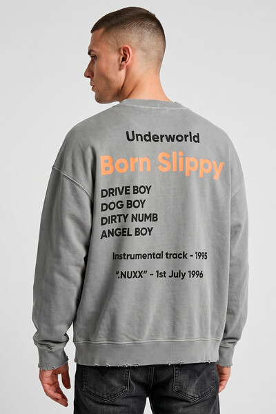 Foto Blusa oversized de moletom estonado cinza Born Slippy