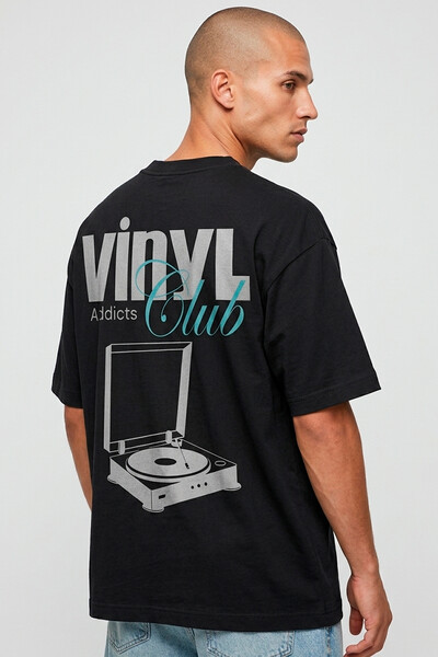 Foto Camiseta oversized preta Vinyl