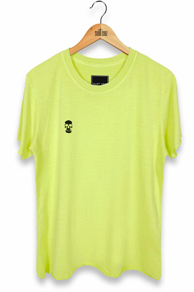 Foto Camiseta amarela Skull Outlet