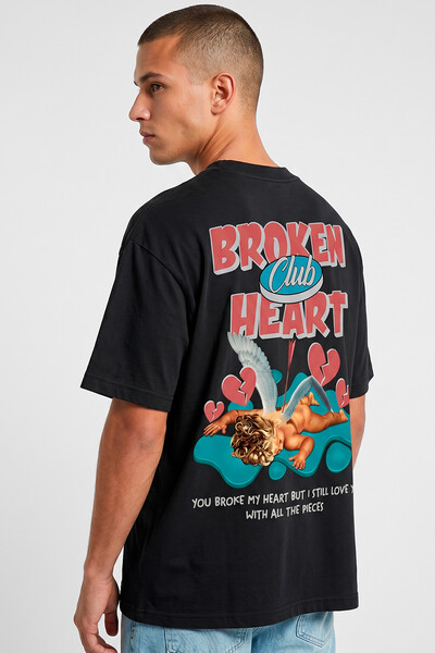 Foto Camiseta oversized preta Broken Heart