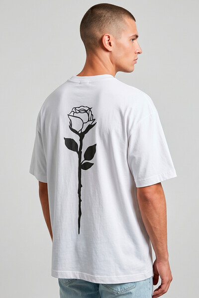 Foto Camiseta oversized branca Rose Back