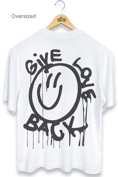 Foto Camiseta oversized branca Give