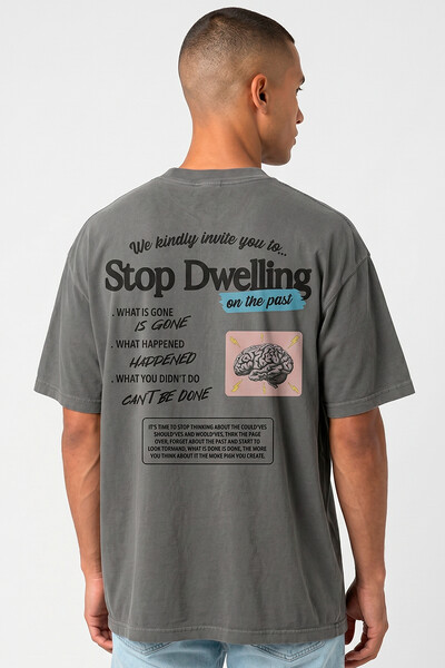Foto Camiseta oversized estonada chumbo Stop Dwelling