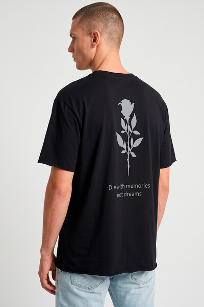 Foto Camiseta preta Memories