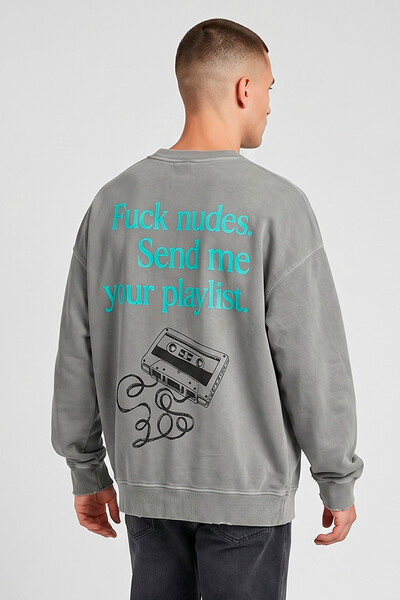 Foto Blusa oversized de moletom estonado cinza Send