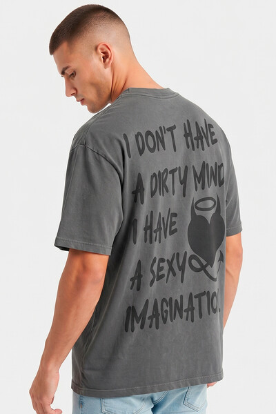 Foto Camiseta oversized estonada chumbo Dirty Mind