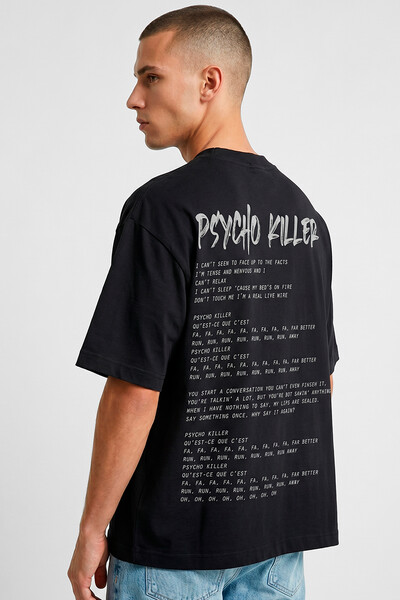 Foto Camiseta oversized preta Psyco