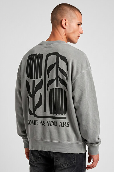 Foto Blusa oversized de moletom estonado cinza Come As You Are