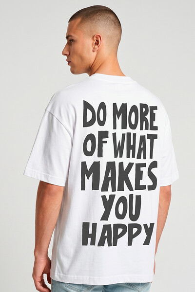 Foto Camiseta oversized branca Do More