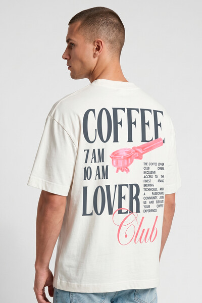 Foto Camiseta oversized off white Coffee Club