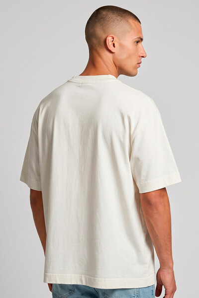 FotoCamiseta oversized off white Basic