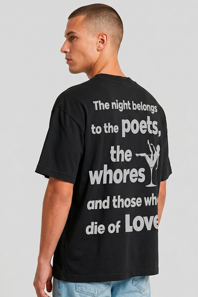Foto Camiseta oversized preta Poets