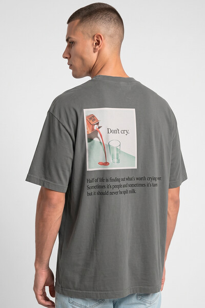 Foto Camiseta oversized estonada chumbo Milk