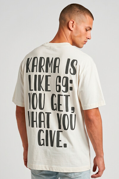 Foto Camiseta oversized off white Karma