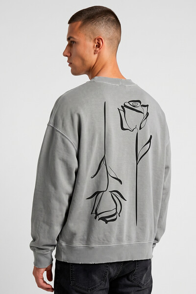 Foto Blusa oversized de moletom estonado cinza Double Rose