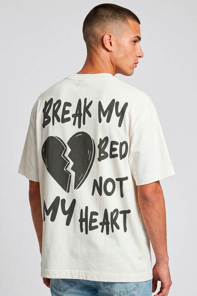 Foto Camiseta oversized off white Break My Bed