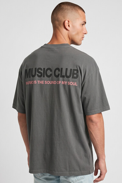 Foto Camiseta oversized estonada chumbo Music Club